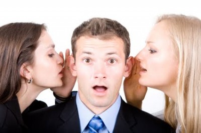 gossip gossip e1318373412945 Diga me como seguras teu copo que te direi quem és!