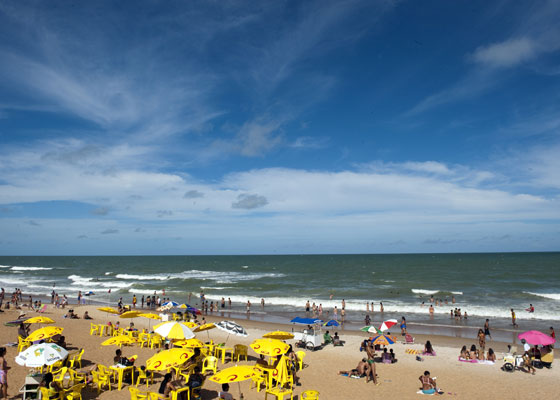 praia_de_guriri praia de guriri Verão capixaba contará com 90 milhões de litros de cerveja