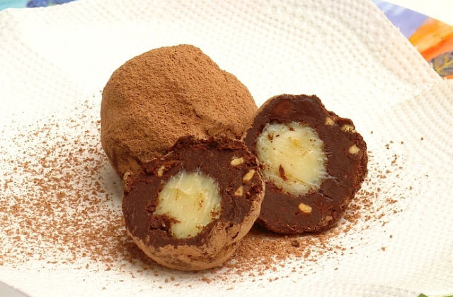 trufacachaca Sobremesa etílica: Trufas de chocolate com brigadeiro de cachaça