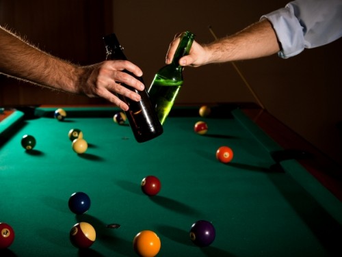 shutterstock 59898670 e1345124203973 Jogos de bar: Sinuca