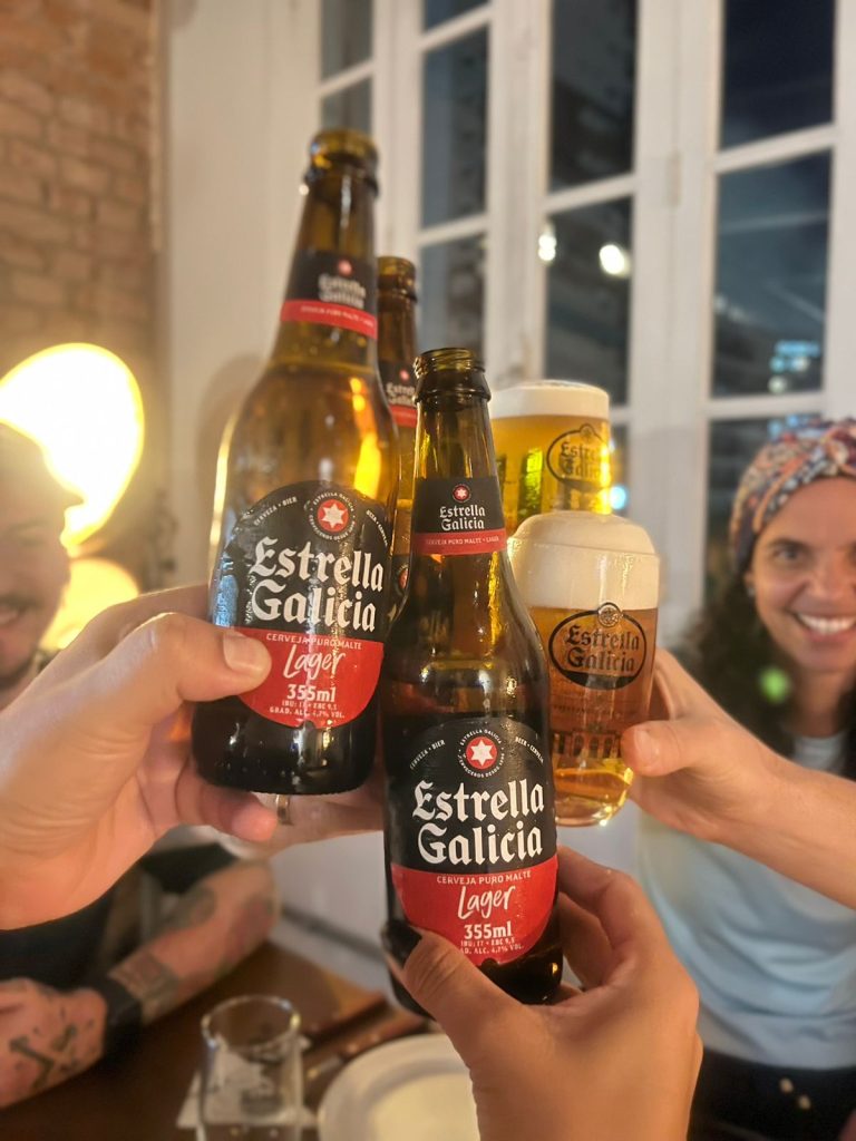 Que Cerveja Estrella Galicia Lan A Nova Campanha Para Refor Ar A